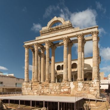 Tourism in Extremadura: Roman towns, medieval villages, natural parks