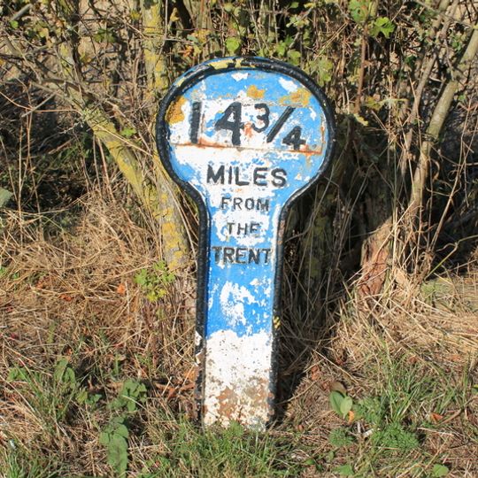 Grantham Canal, 14 3/4 Miles Post Approximately 500 Metres North Of The New Canal Farm