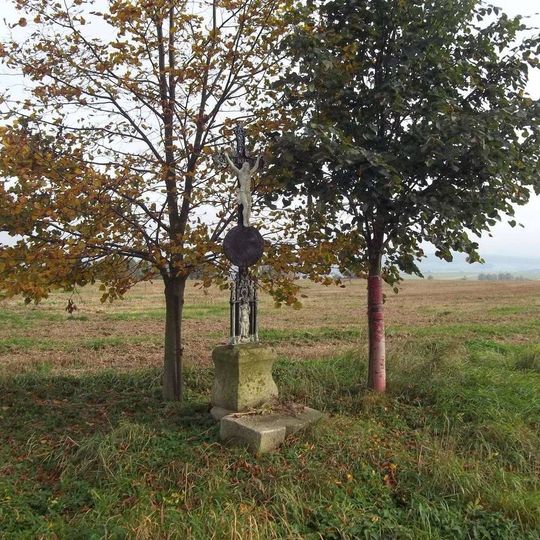 Kříž jihozápadně od Březiny