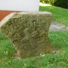 Křížový kámen u kaple svatého Benedikta ve Stránecké Zhoři