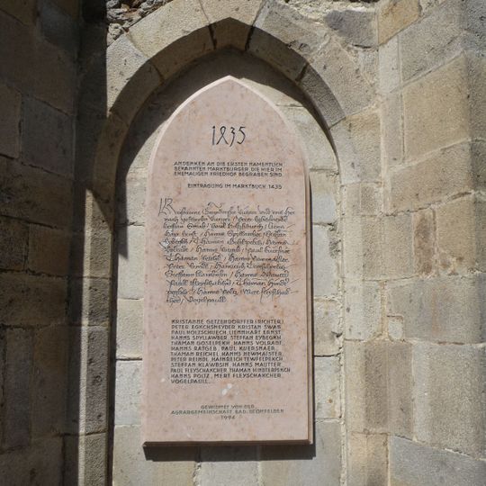 Gedenkstein an die ersten beerdigten Marktbürger in Bad Leonfelden