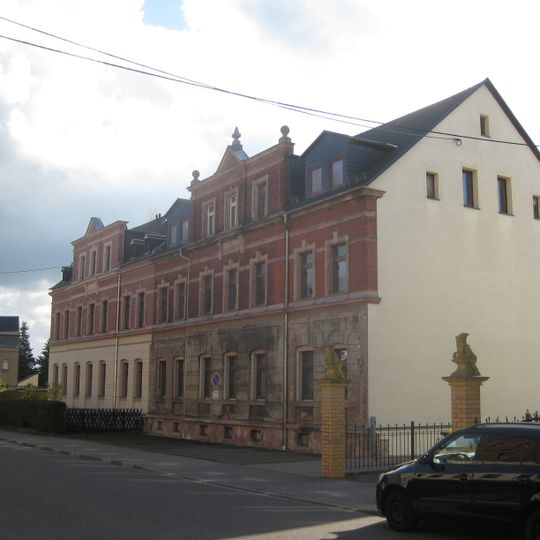 Doppelmietshaus in offener Bebauung, mit Vorgarten Eichendorffstraße 16; 18