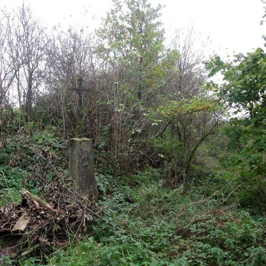 Kříž západně od Řesanic u zaniklé cesty