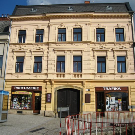 Hlavní náměstí 2