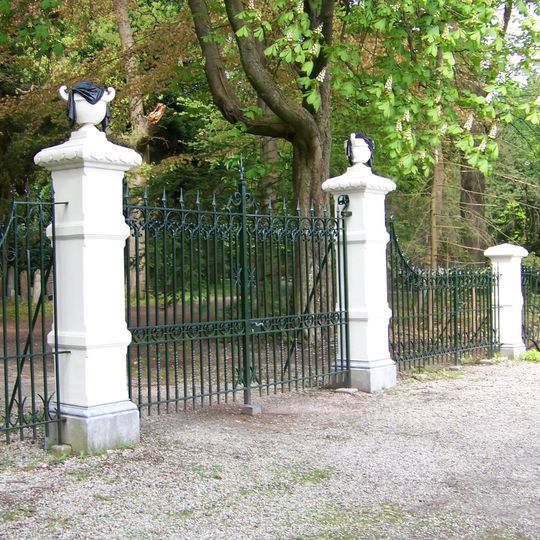 Zuiderbegraafplaats, toegangshek