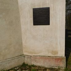 Pamětní deska Josefa Toufara v Zahrádce