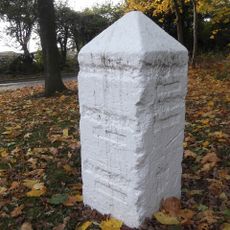 Guide Post Opposite East End Of Kirkfield Close