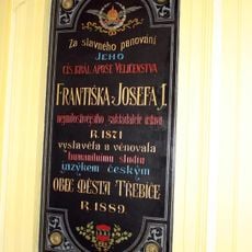 Pamětní deska Františka Josefa I. v Gymnáziu Třebíč