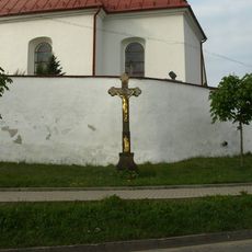 Kamenný kříž u kostela svatého Bartoloměje v Radostíně
