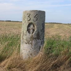 Bornes fleurdelysées 34 et 35