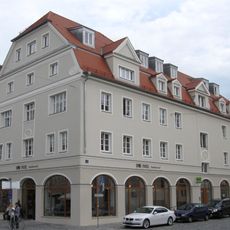Wohn- und Geschäftshaus