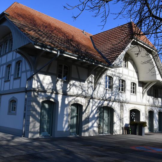 So-called "Spycher" with shed and living accommodation