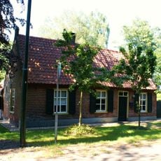 Woonhuis/timmerwerkplaats: woonhuis