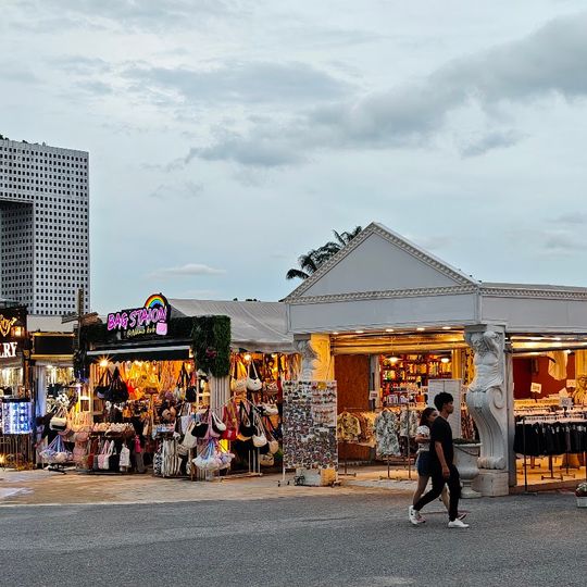 Train Night Market DanNeramit