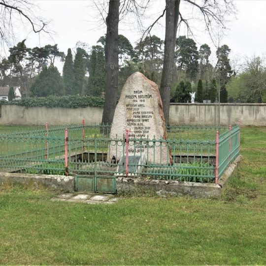 Pomník padlým v Záboří nad Labem