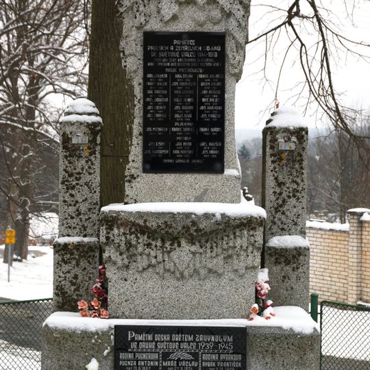 Pomník padlým v Nových Mitrovicích