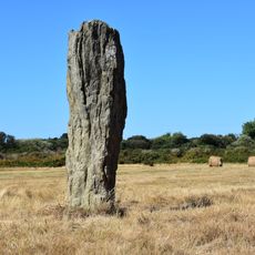 Menhir de Kelhuit