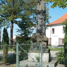 Pomník padlým v Pištíně