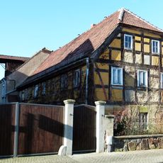 Wohnhaus (Großenhainer Platz 2) und Wohnhaus (Carolinenstraße 39) Carolinenstraße 39