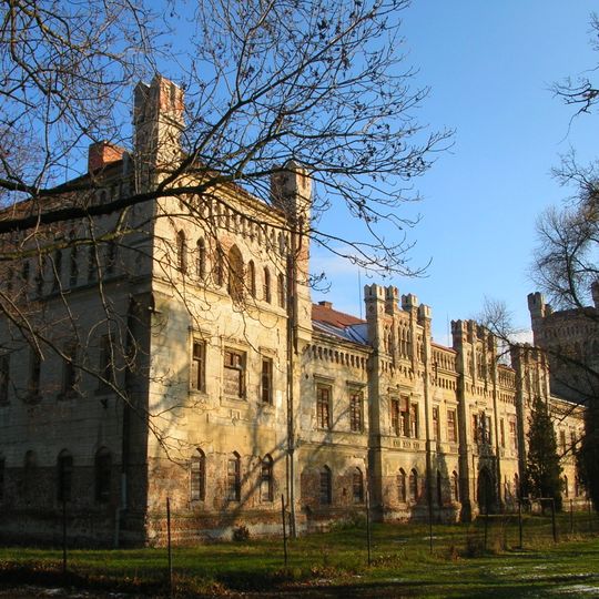 Eszterházyovský kaštieľ, kaštieľ