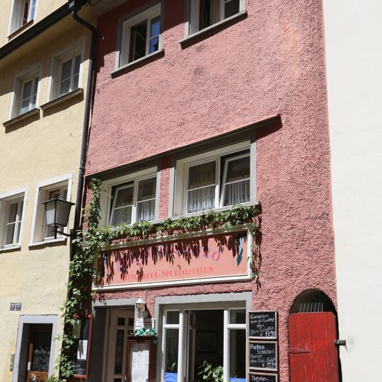 Wohn- und Geschäftshaus