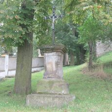Kříž pod kostelem v Dolánkách nad Ohří