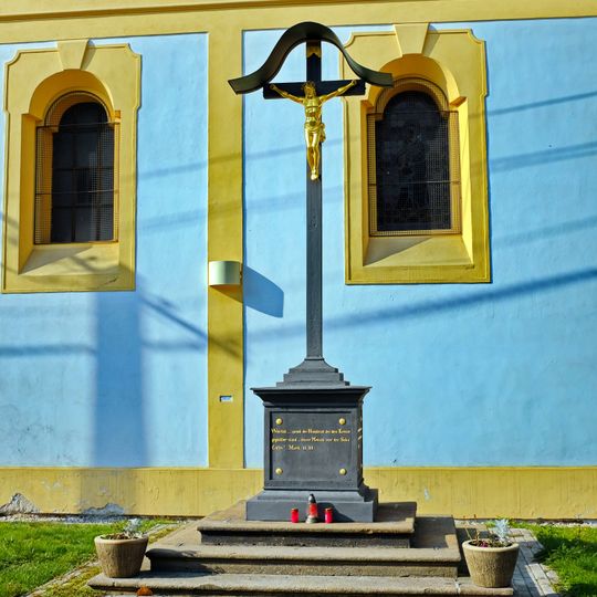 Kříž u kostela ve Stráži nad Ohří