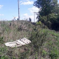 Kříž západně od Dolní Vlkýše