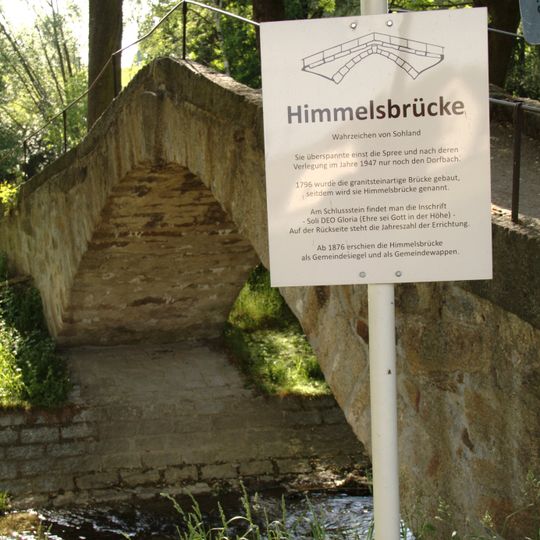 Bogenbrücke aus Granit ; Dorfbachbrücke Sohland) Himmelsbrückenweg