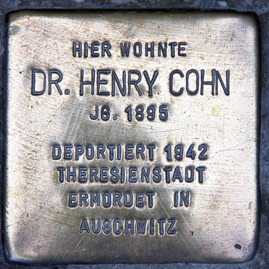 Stolperstein en memoria de Dr. iur. Henry Cohn