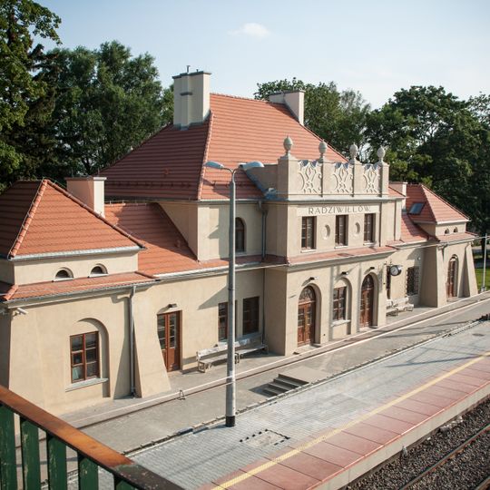 Radziwiłłów train station