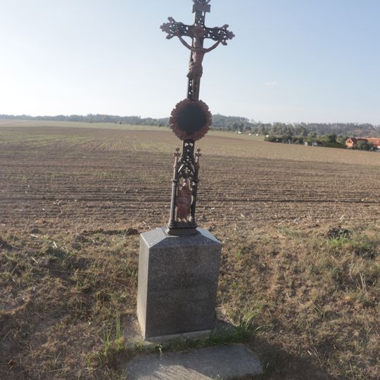 Kříž jižně od Dolních Lažan