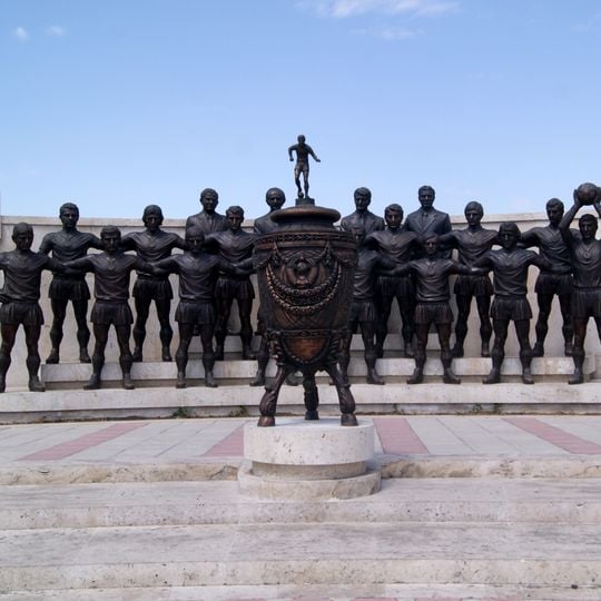 Statue dédiée à Ararat-73