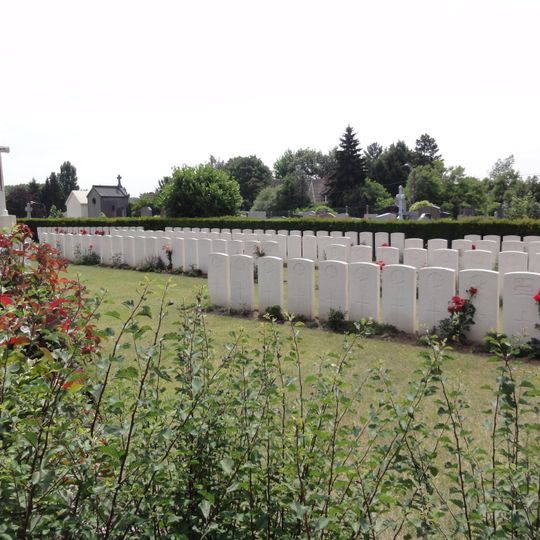 Aulnoy Communal Cemetery, Commonwealth Plot
