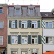 Wohn- und Geschäftshaus