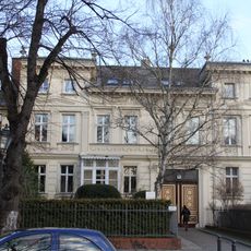 Wohnhaus Richardplatz 24, Böhmische Straße 40/41
