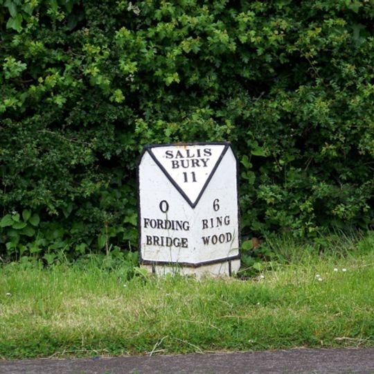 Milepost, Ringwood Road