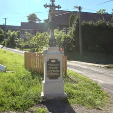 Kříž na návsi v Pohoří