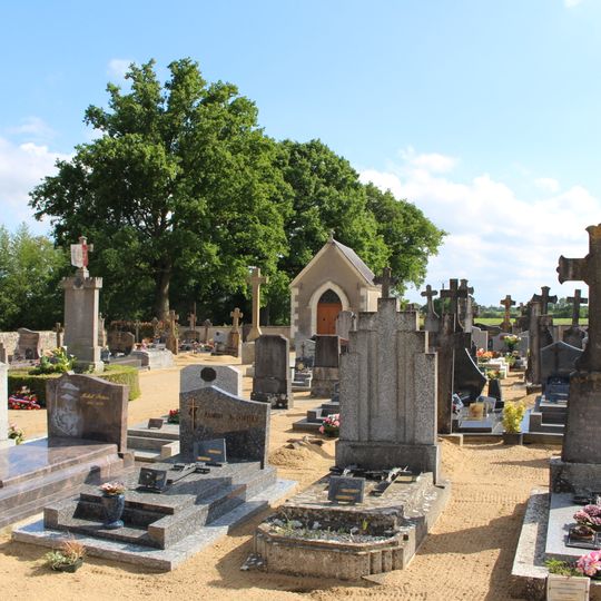 Chapelle du cimetière de Denazé