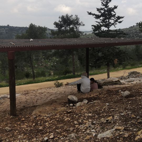 זולה עם נוף יפה לכיוון מערב