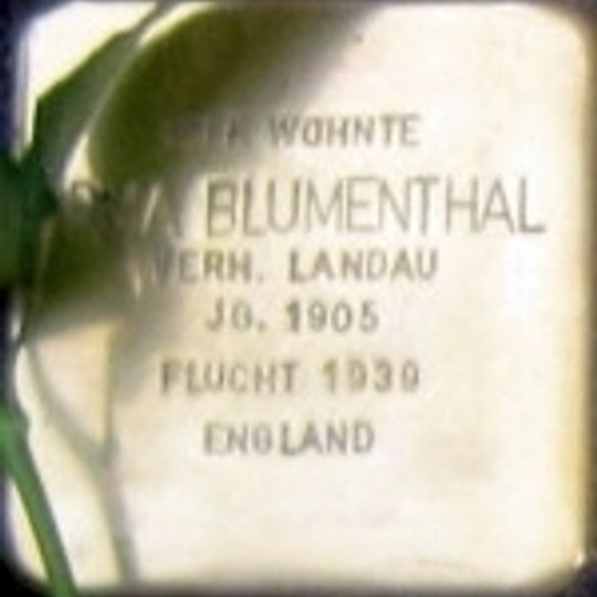 Stolperstein en memoria de Irma Blumenthal
