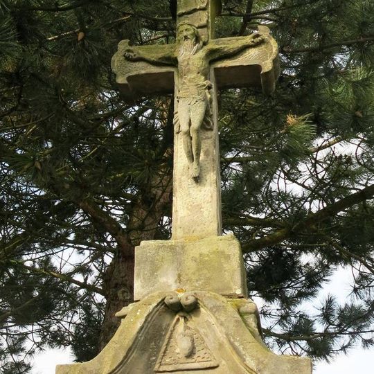 Kříž na rozcestí k nádraží Koštice