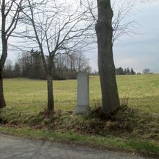 Pomník jižně od Velenov