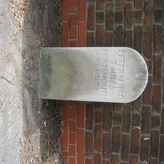 Milestone, London Road, by No.78