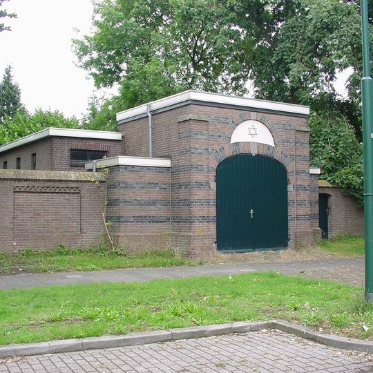 Cimitero ebraico di Oss