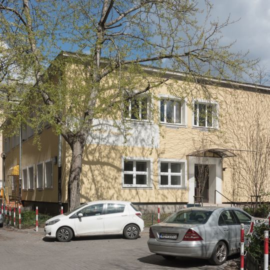 Budynek szkolny przy alei Jana Pawła II 36C