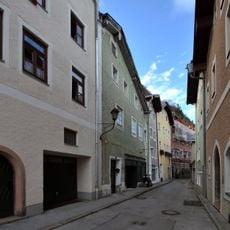 Wohn- und Geschäftshaus