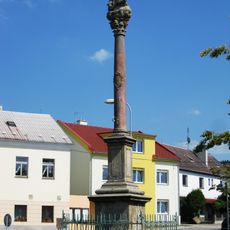 Sloup se sochou svatého Jana Nepomuckého