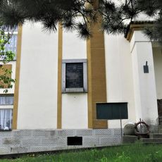 Pamětní deska padlým na budově obecního úřadu v Kovanci