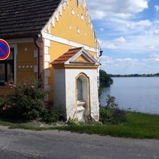 Výklenková kaple u mostku